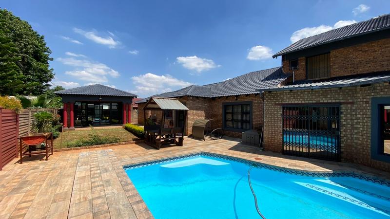 4 Bedroom Property for Sale in The Orchards Gauteng