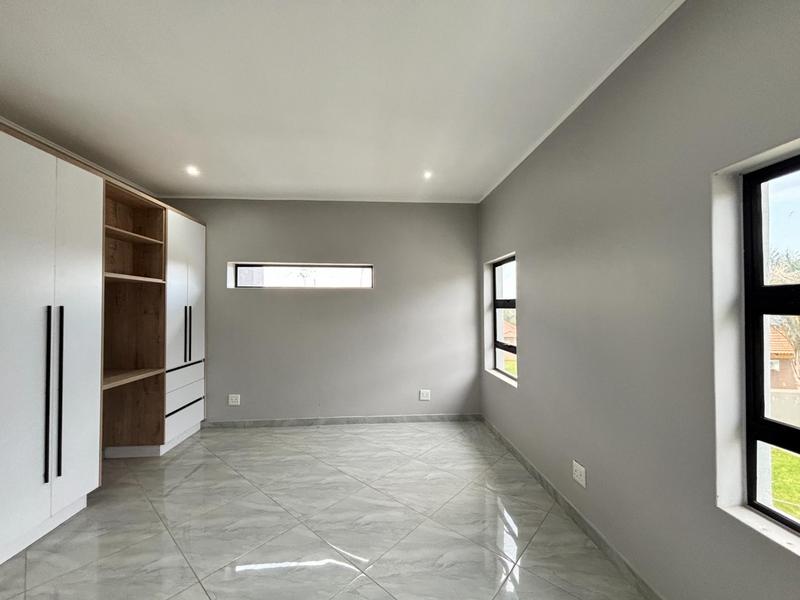 5 Bedroom Property for Sale in Savannah Country Estate Gauteng