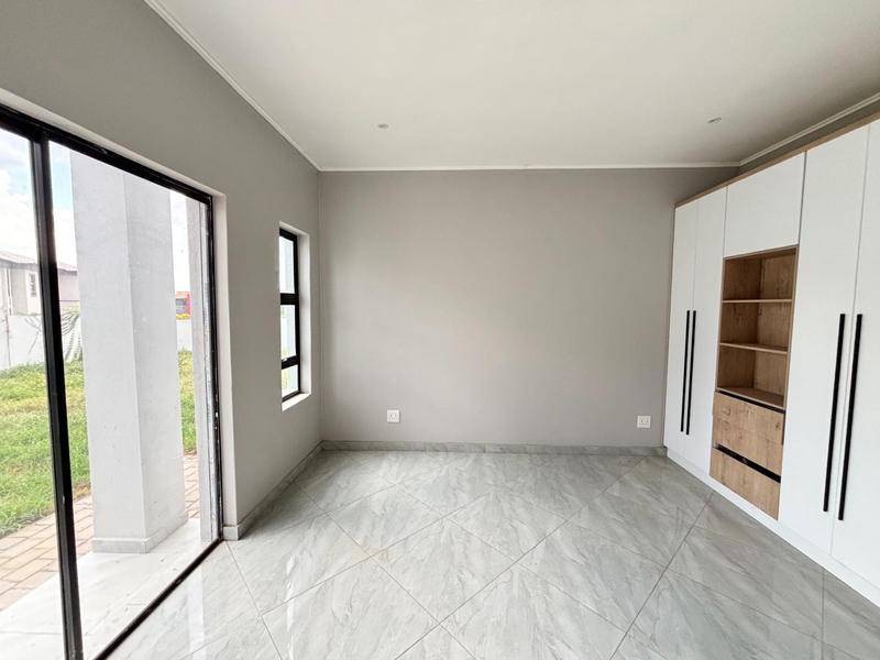 5 Bedroom Property for Sale in Savannah Country Estate Gauteng