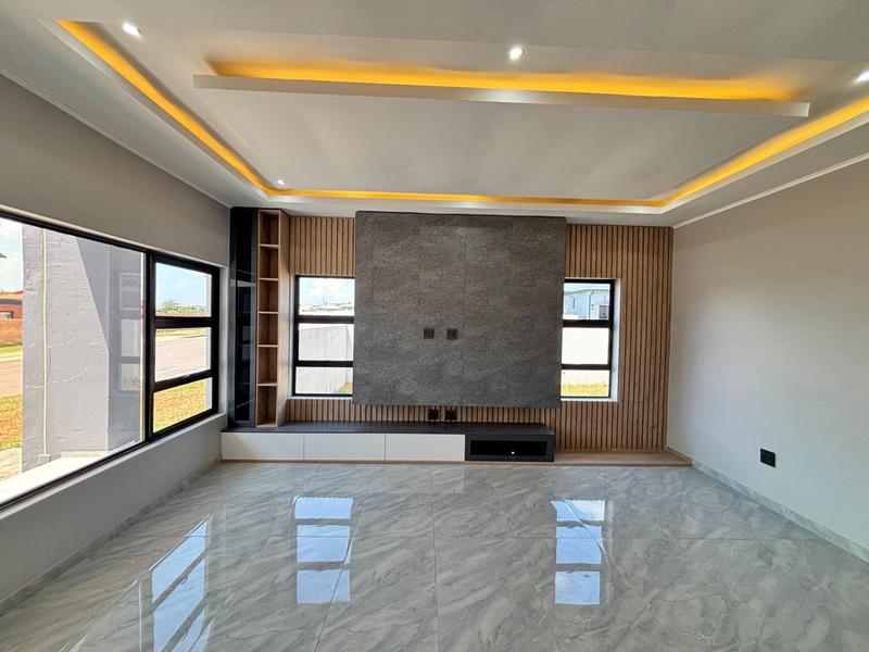 5 Bedroom Property for Sale in Six Fountains Residential Estate Gauteng