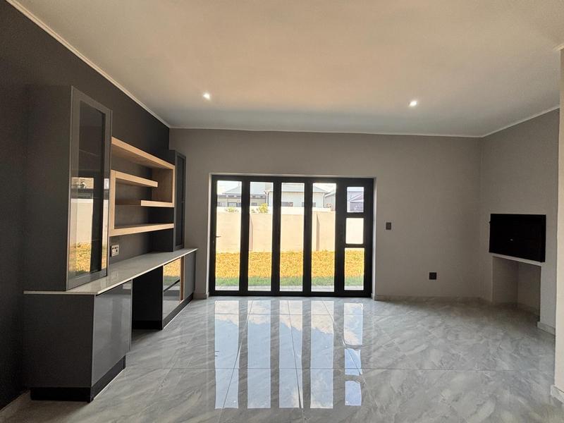 5 Bedroom Property for Sale in Six Fountains Residential Estate Gauteng