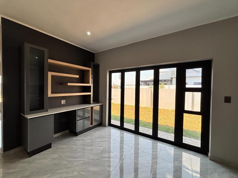 5 Bedroom Property for Sale in Six Fountains Residential Estate Gauteng