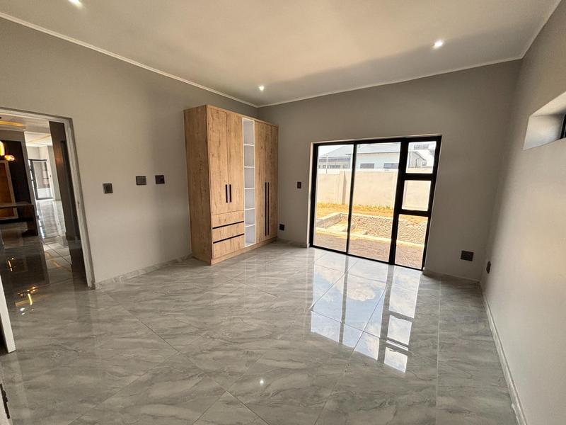 5 Bedroom Property for Sale in Six Fountains Residential Estate Gauteng