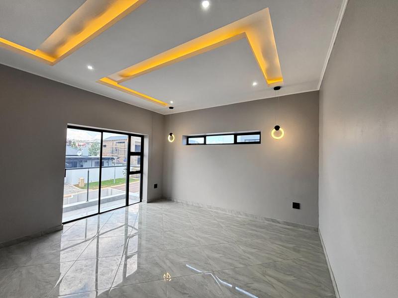 5 Bedroom Property for Sale in Six Fountains Residential Estate Gauteng