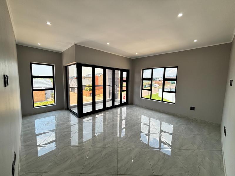 5 Bedroom Property for Sale in Six Fountains Residential Estate Gauteng