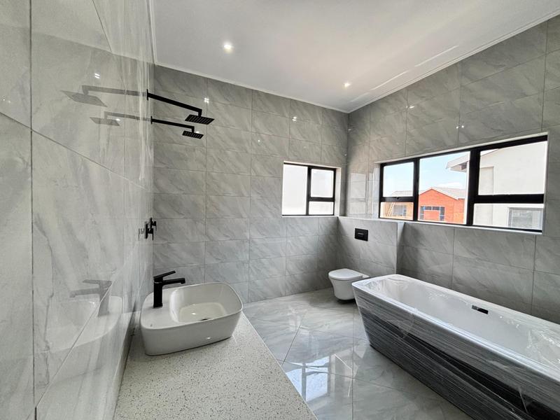 5 Bedroom Property for Sale in Six Fountains Residential Estate Gauteng