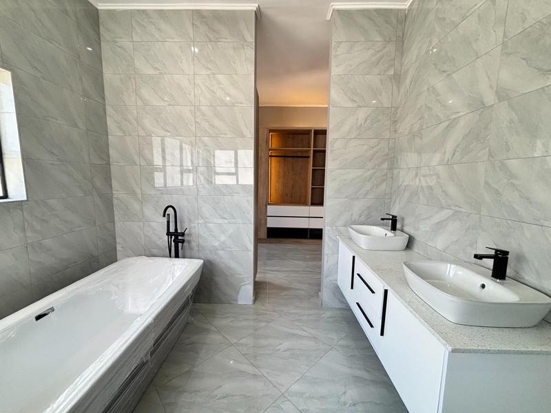 5 Bedroom Property for Sale in Six Fountains Residential Estate Gauteng