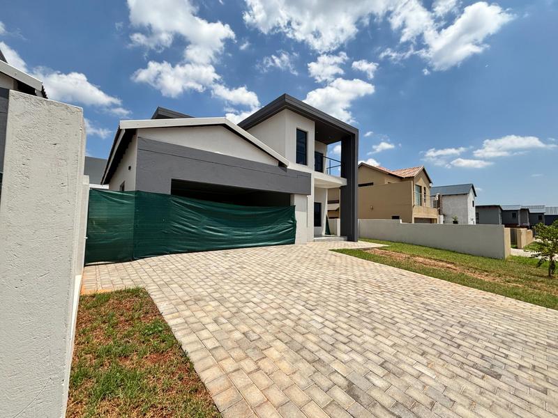 5 Bedroom Property for Sale in Six Fountains Residential Estate Gauteng