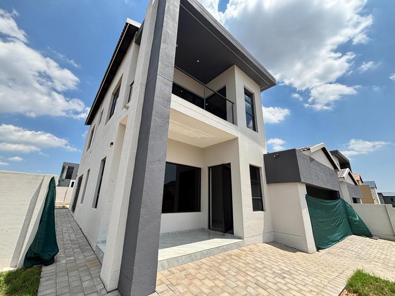 5 Bedroom Property for Sale in Six Fountains Residential Estate Gauteng