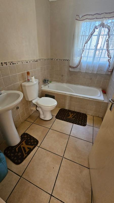 To Let 3 Bedroom Property for Rent in Castleview Gauteng