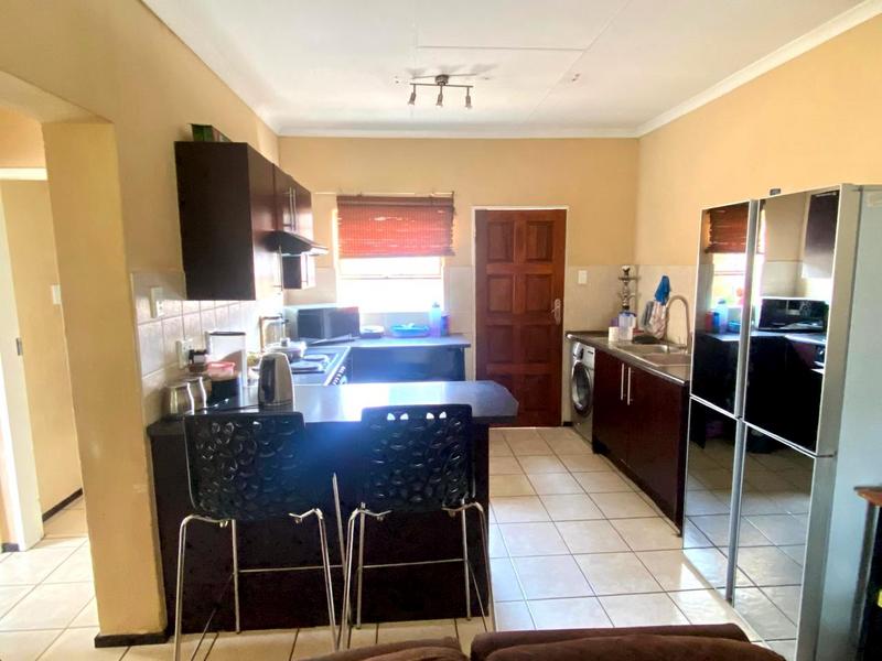 To Let 2 Bedroom Property for Rent in Creswell Park Gauteng