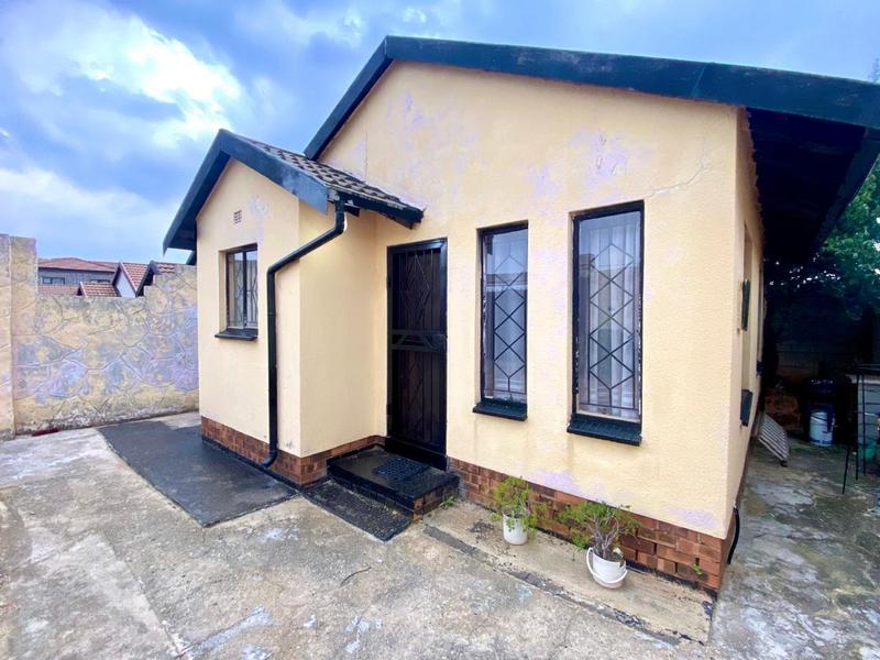 2 Bedroom Property for Sale in Diepkloof Zone 4 Gauteng