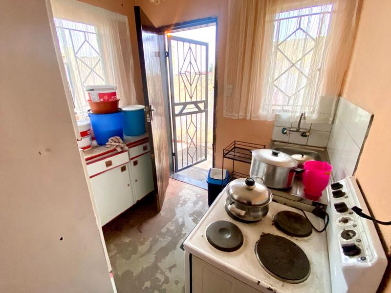 2 Bedroom Property for Sale in Diepkloof Zone 4 Gauteng