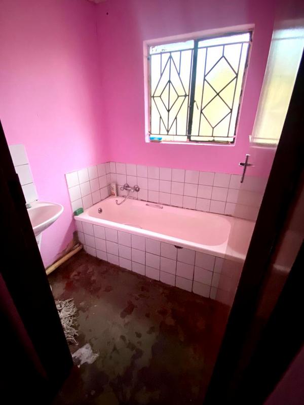 2 Bedroom Property for Sale in Diepkloof Zone 4 Gauteng