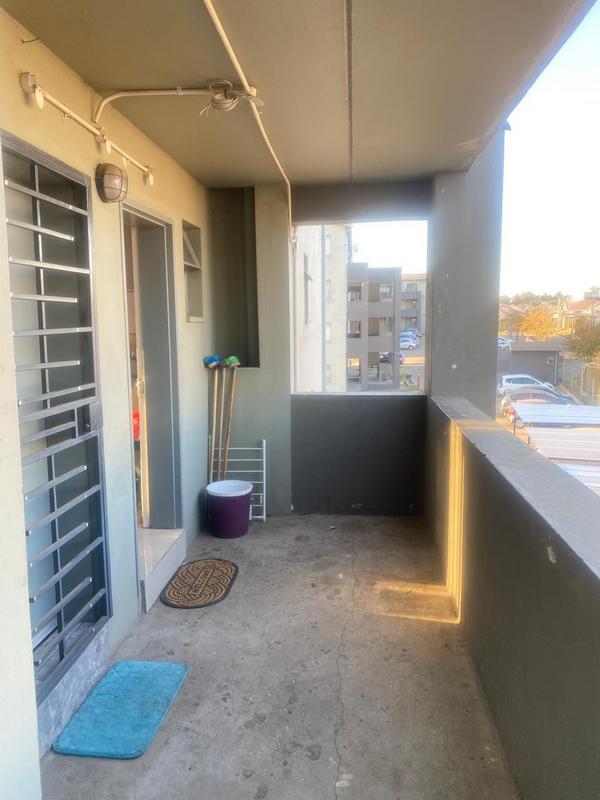 To Let 2 Bedroom Property for Rent in Fleurhof Gauteng