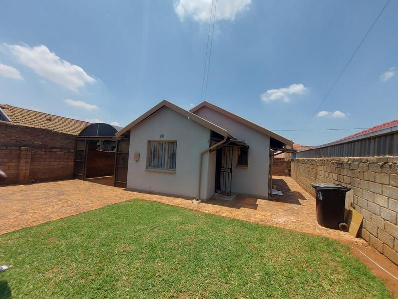 3 Bedroom Property for Sale in Protea Glen Gauteng