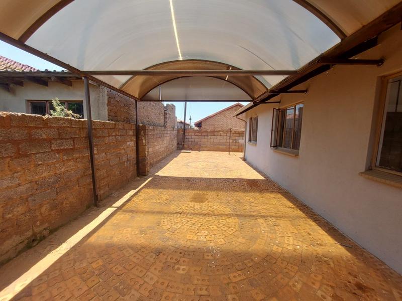 3 Bedroom Property for Sale in Protea Glen Gauteng