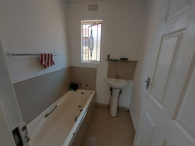 3 Bedroom Property for Sale in Protea Glen Gauteng