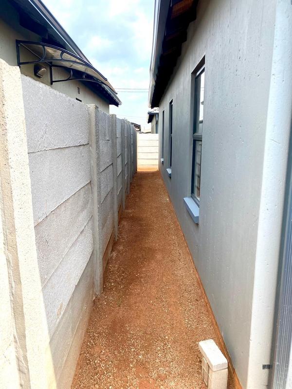 3 Bedroom Property for Sale in Protea Glen Gauteng