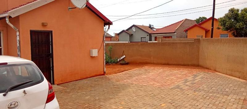 3 Bedroom Property for Sale in Bram Fischerville Gauteng