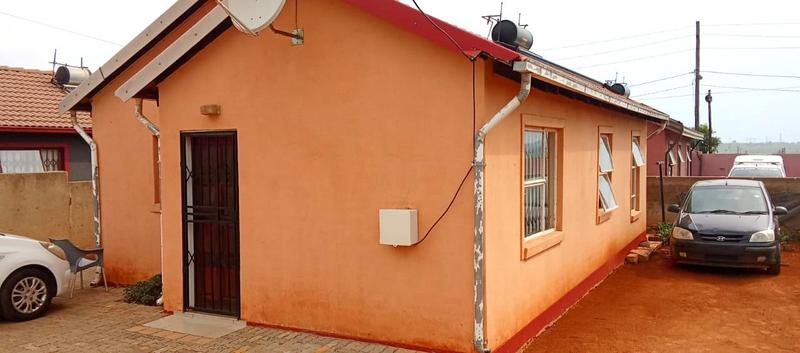 3 Bedroom Property for Sale in Bram Fischerville Gauteng