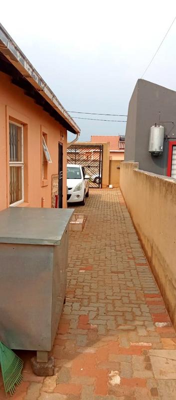 3 Bedroom Property for Sale in Bram Fischerville Gauteng