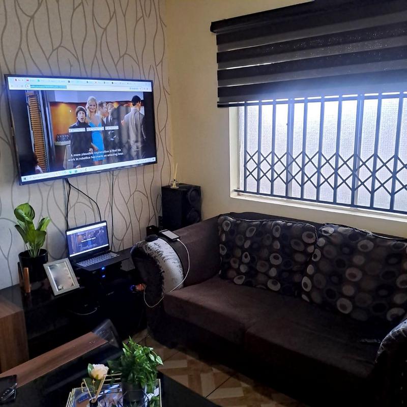 2 Bedroom Property for Sale in Fleurhof Gauteng