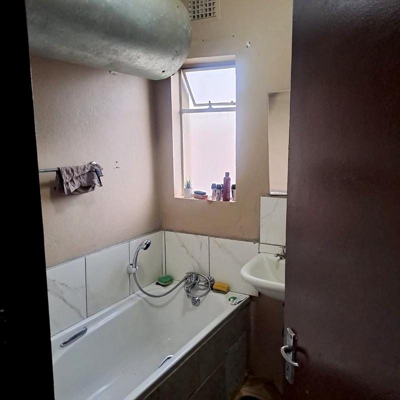 2 Bedroom Property for Sale in Fleurhof Gauteng