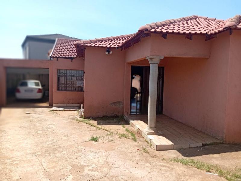 4 Bedroom Property for Sale in Mngadi Gauteng
