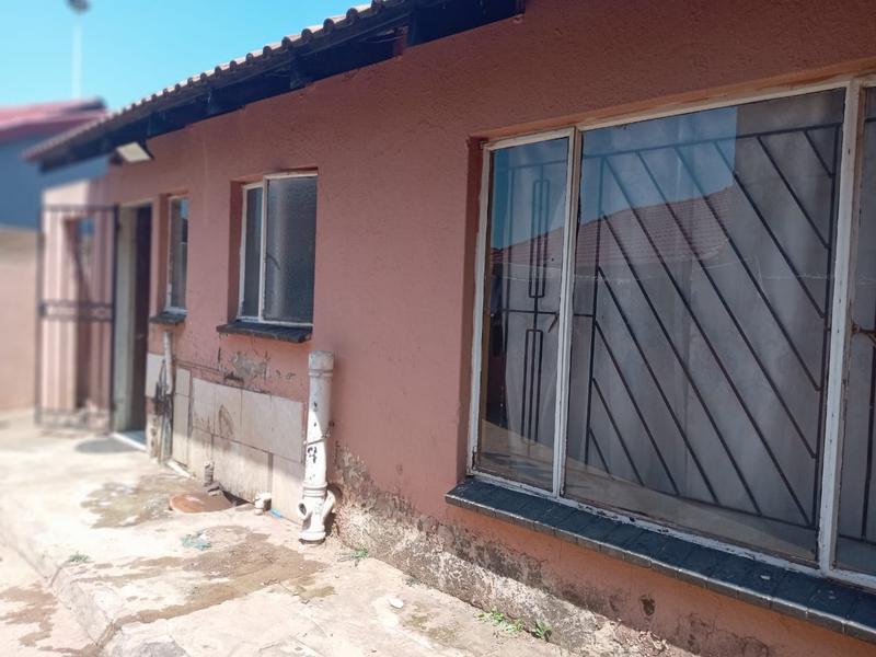 4 Bedroom Property for Sale in Mngadi Gauteng