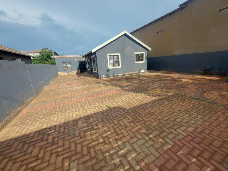 2 Bedroom Property for Sale in Protea Glen Gauteng