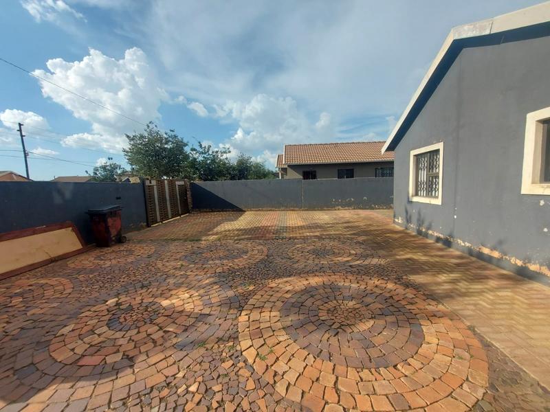 2 Bedroom Property for Sale in Protea Glen Gauteng