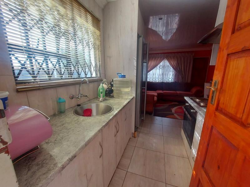 2 Bedroom Property for Sale in Protea Glen Gauteng