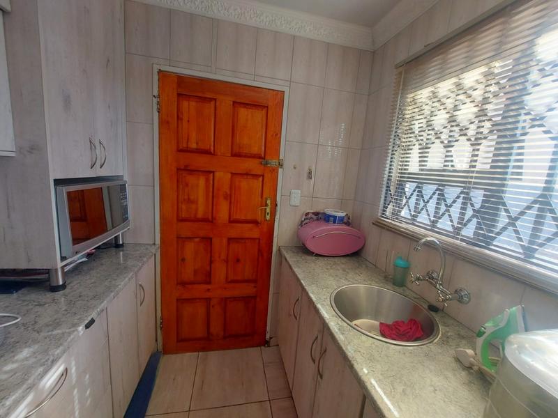 2 Bedroom Property for Sale in Protea Glen Gauteng