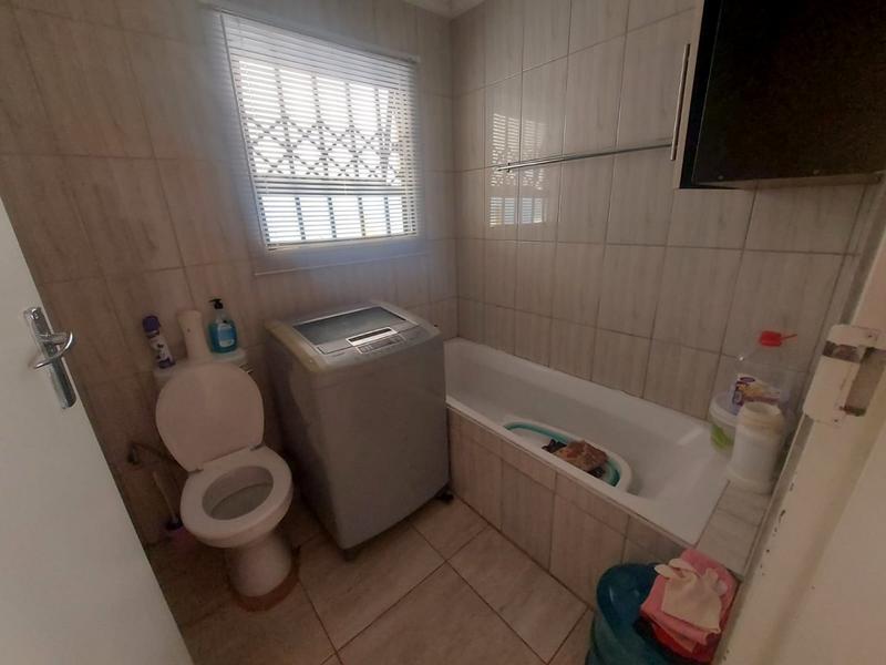 2 Bedroom Property for Sale in Protea Glen Gauteng