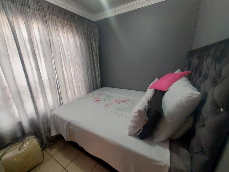 2 Bedroom Property for Sale in Protea Glen Gauteng
