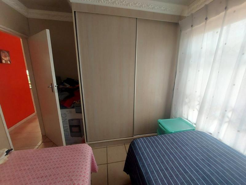 2 Bedroom Property for Sale in Protea Glen Gauteng