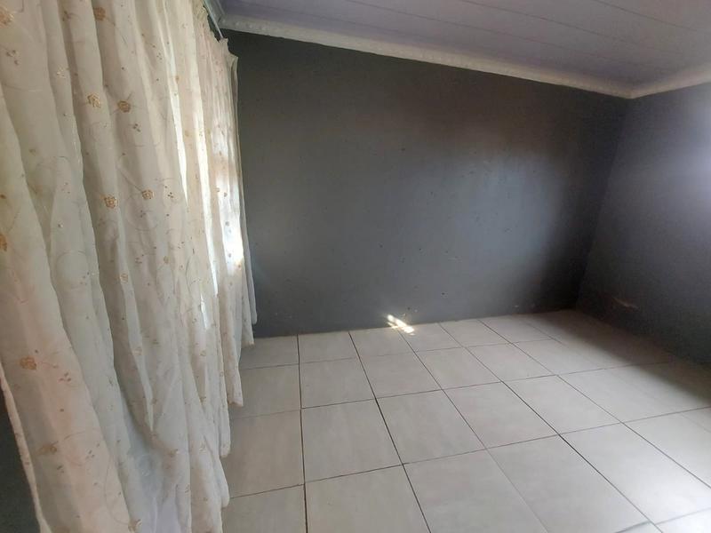 2 Bedroom Property for Sale in Protea Glen Gauteng