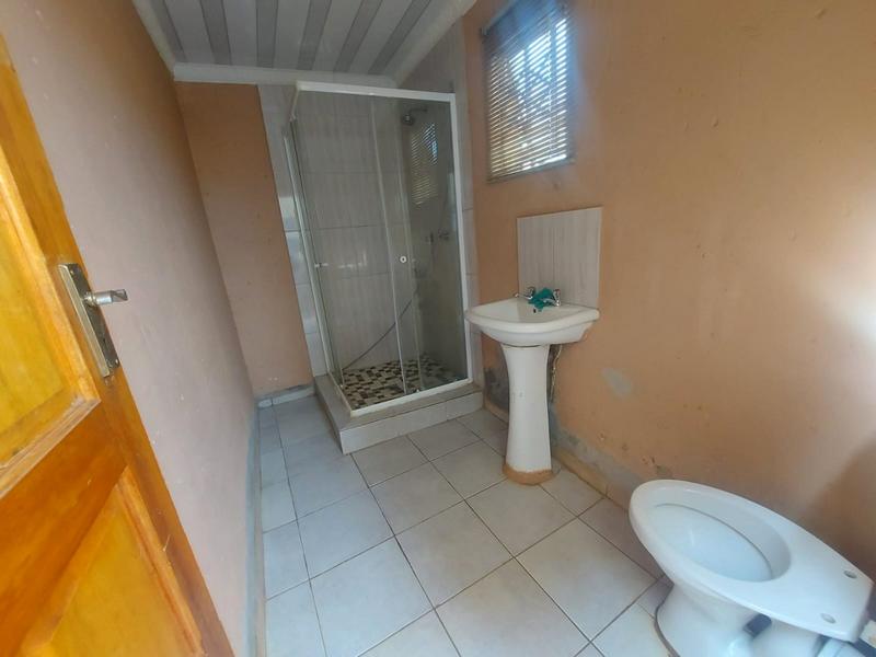 2 Bedroom Property for Sale in Protea Glen Gauteng