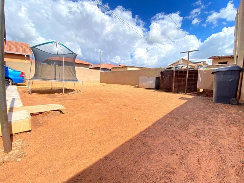 2 Bedroom Property for Sale in Protea Glen Gauteng