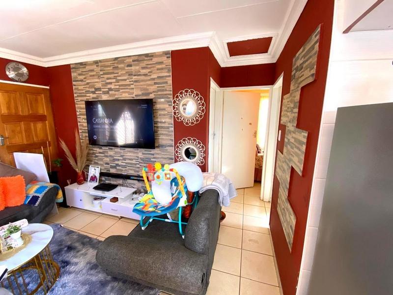2 Bedroom Property for Sale in Protea Glen Gauteng