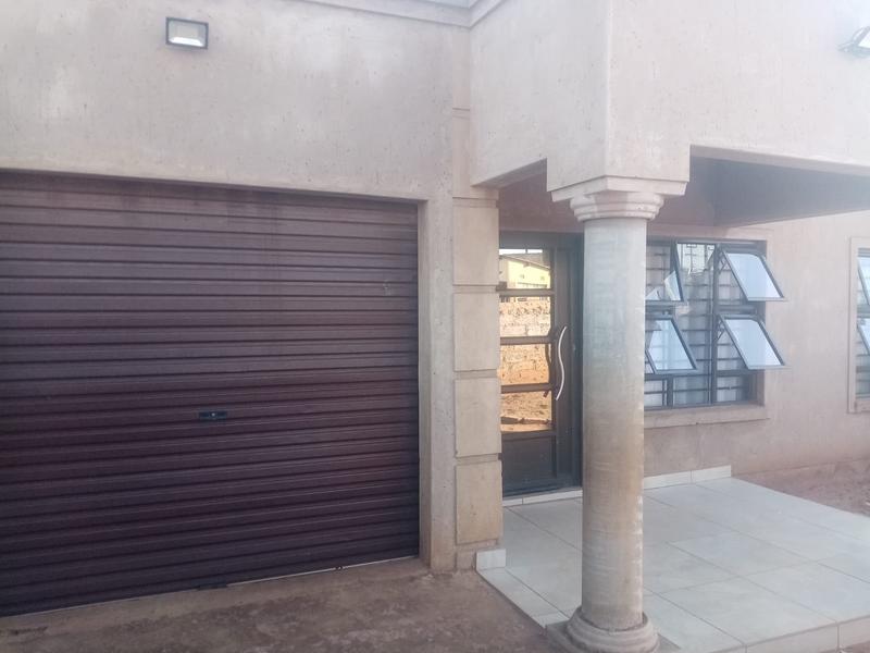 2 Bedroom Property for Sale in Zonkezizwe Gauteng