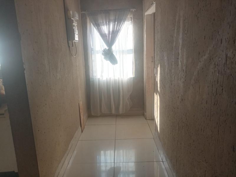 2 Bedroom Property for Sale in Zonkezizwe Gauteng