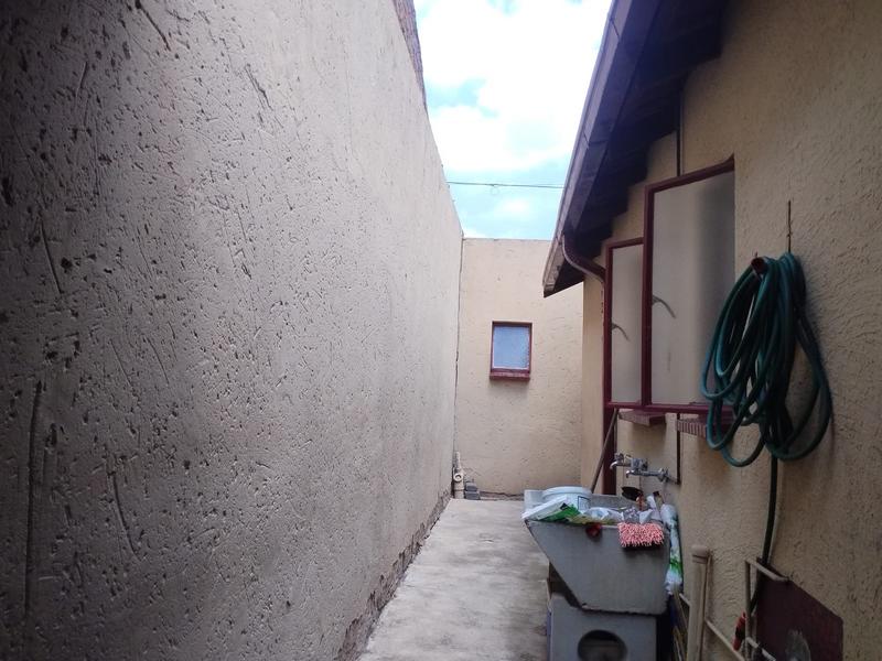 3 Bedroom Property for Sale in Diepkloof Gauteng