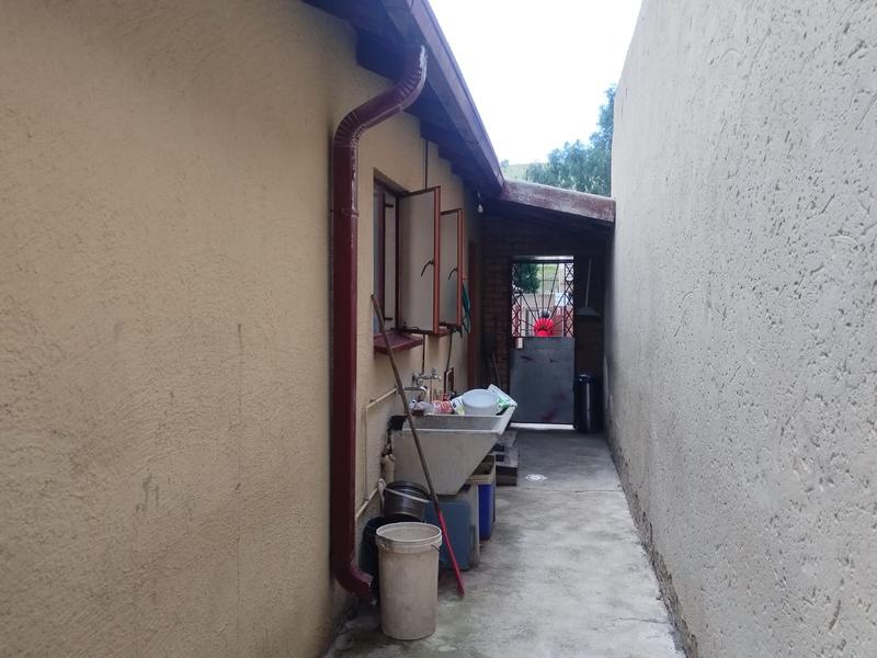 3 Bedroom Property for Sale in Diepkloof Gauteng
