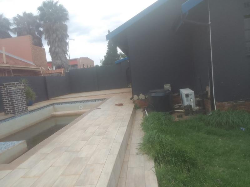 3 Bedroom Property for Sale in Lenasia Gauteng