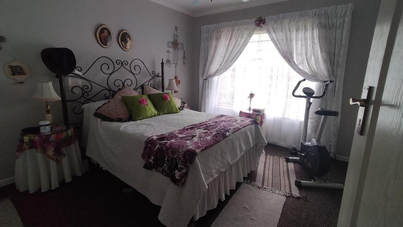 2 Bedroom Property for Sale in Rooihuiskraal North Gauteng