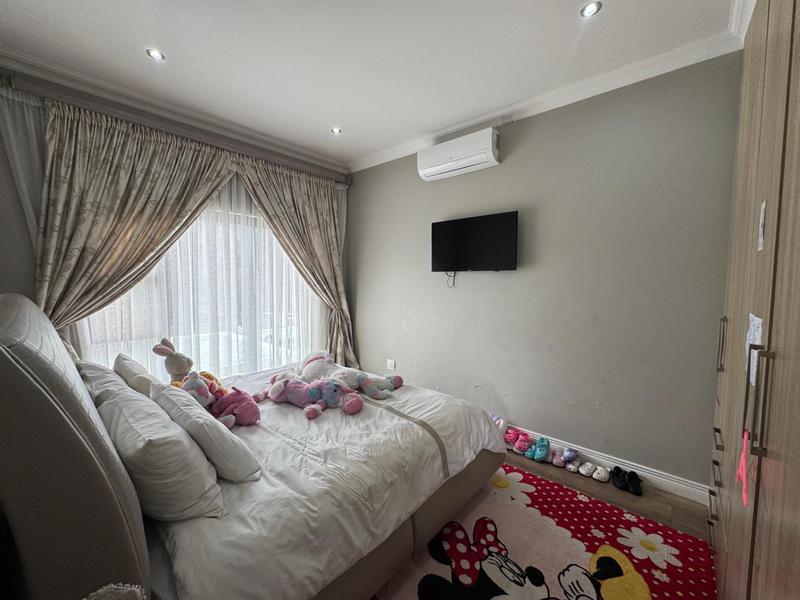 4 Bedroom Property for Sale in Midstream Ridge Gauteng