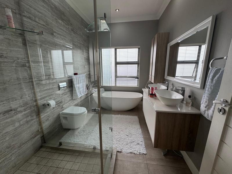 4 Bedroom Property for Sale in Midstream Ridge Gauteng