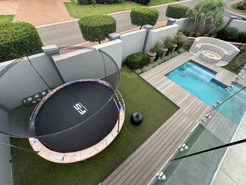 4 Bedroom Property for Sale in Midstream Ridge Gauteng